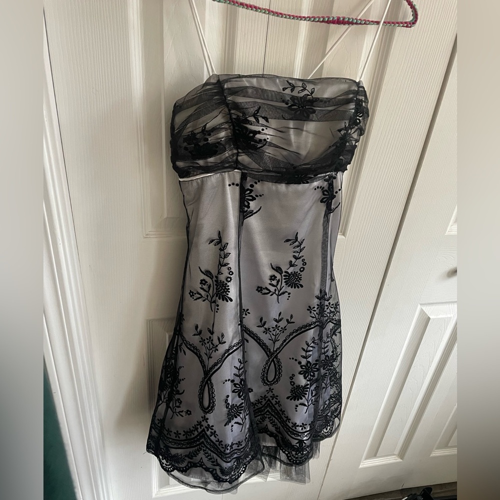 Elegant Black and Gray Strapless Dress